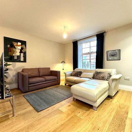 Desirable 2 Bedroom Apartment In Bicester That Sleeps 5 외부 사진