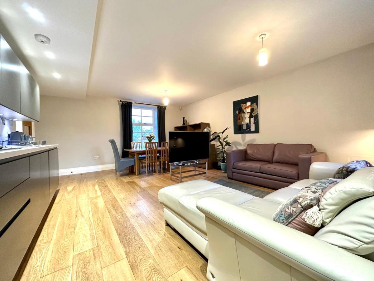 Desirable 2 Bedroom Apartment In Bicester That Sleeps 5 외부 사진